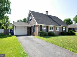 24 Pennant Ln, Willingboro, NJ 08046