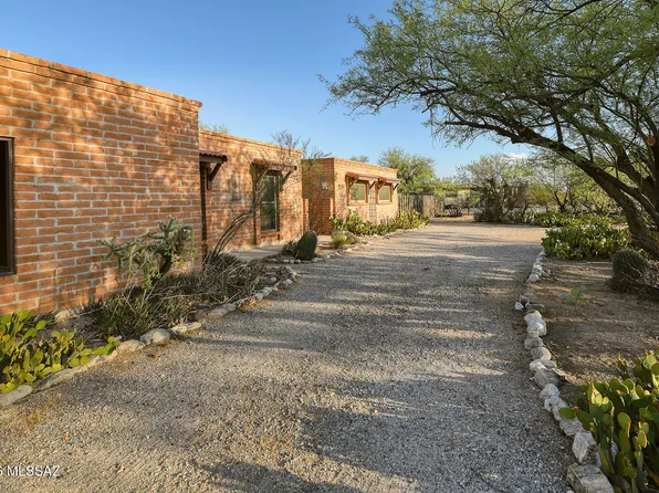 3520 N Melpomene Way, Tucson, AZ 85749