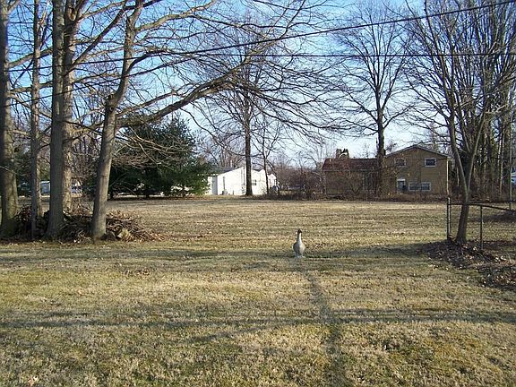 3rd image of 26 Richards Dr