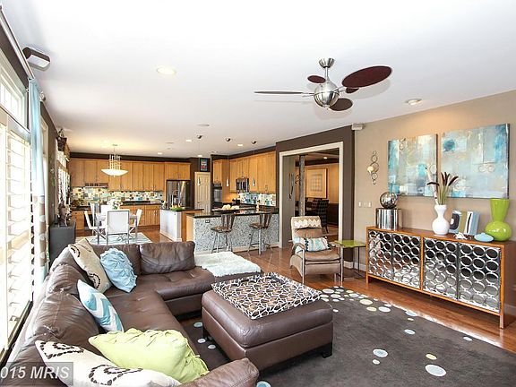 3rd image of 336 Oak Knoll Dr