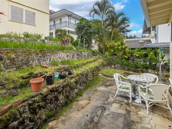 2813 Dow St, Honolulu, HI 96817