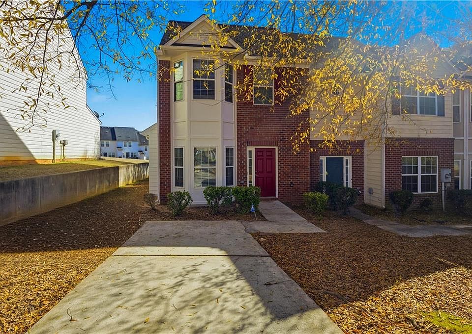 1st image of 390 Brookview Dr