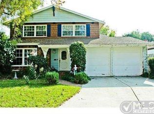 1320 W Morningside Dr, Burbank, CA 91506