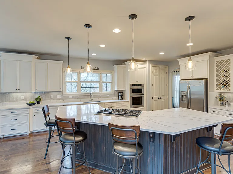 219 King Arthur Cir — Photo 4
