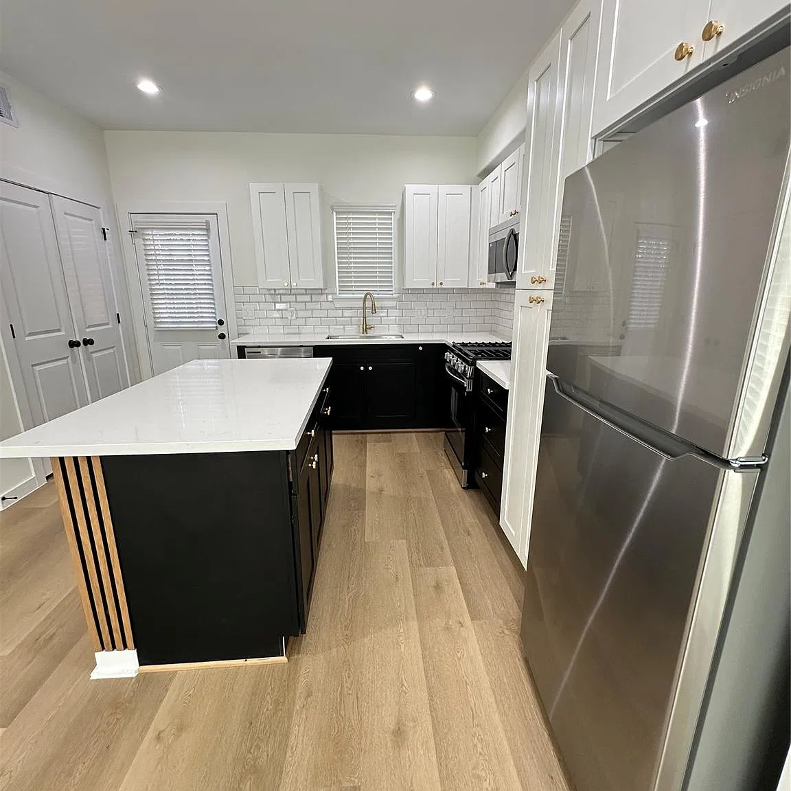 3 bed, 2.5 bath, 2432 sqft, $1,725 — Photo 4