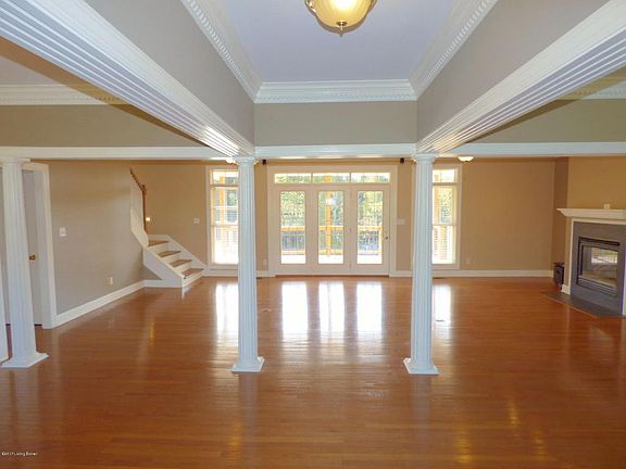 5th image of 205 Oak Valley Dr