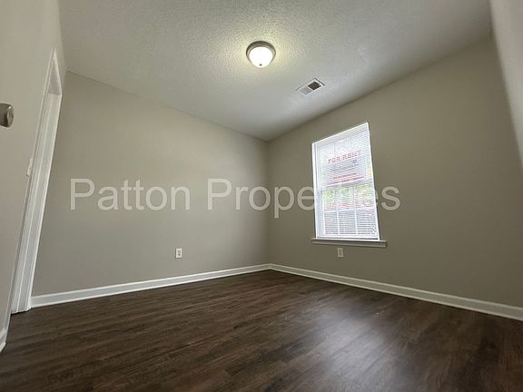 5th image of 1839 Horseshoe Dr APT C