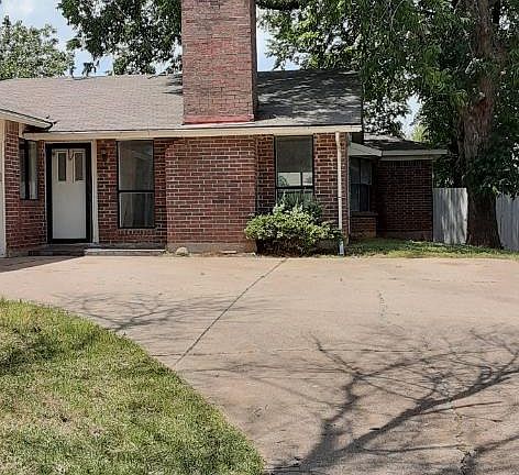 3rd image of 3611 Montridge Ct