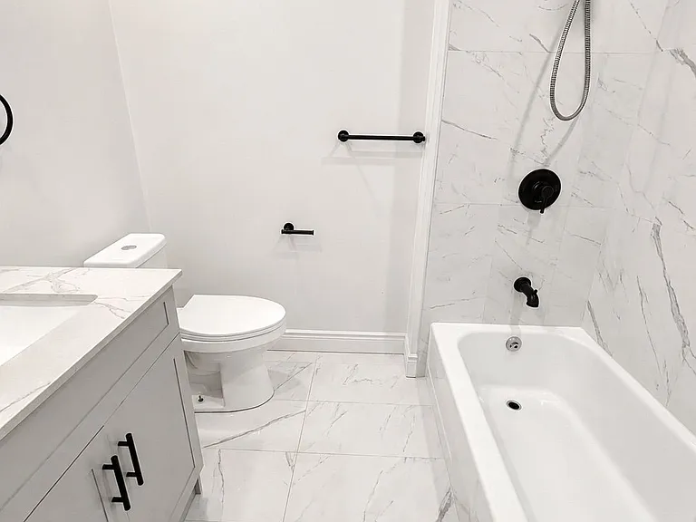 81 Curtis St #4 — Photo 1