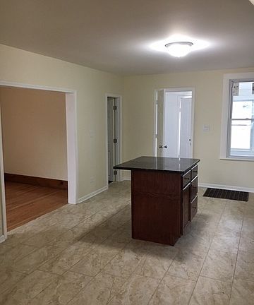 4th image of 10741 S Hoxie Ave