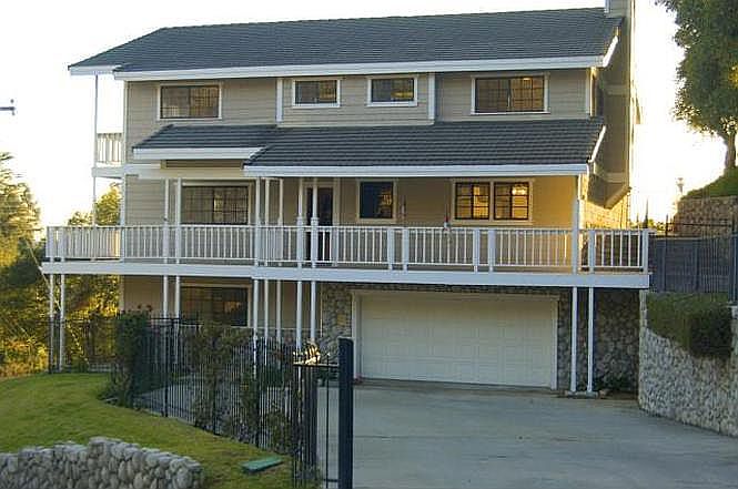 1st image of 547 Norumbega Dr