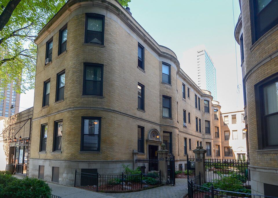 1st image of 1220 N Dearborn St #B4