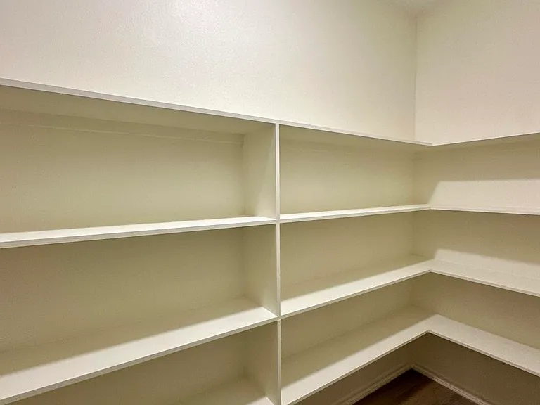 Walk in pantry