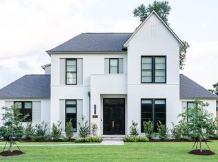 8135 Oakridge Dr, Baton Rouge, LA 70810