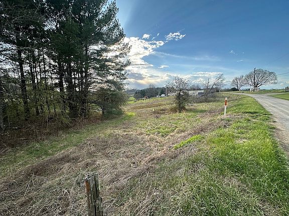 2nd image of 139 Edgewood Rd