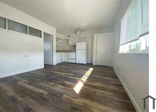 3rd image of 234 W Shields Ave