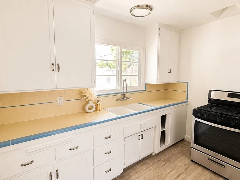 Must-See! 1bd+1ba At 1553-1555 Riverside Dr. Glendale, Ca 91201 — Photo 16