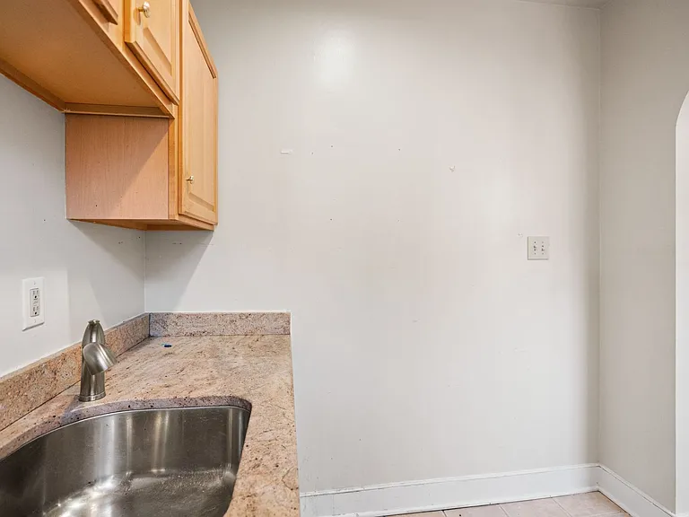 1110 Columbia Rd NW — Photo 10