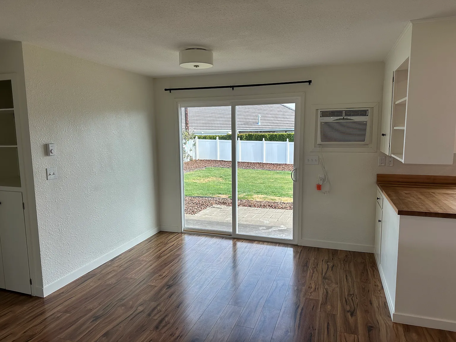 3 bed, 1165 sqft, $1,595 — Photo 3