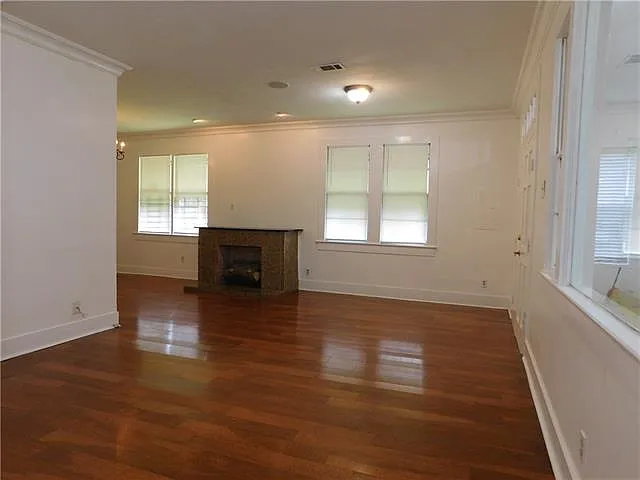 2120 Convention St — Photo 7