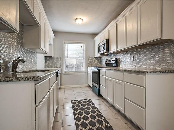 3rd image of 5008 Sherwood Dr
