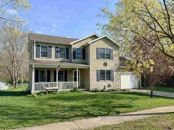 312 E Plum St, Centerville, IN 47330