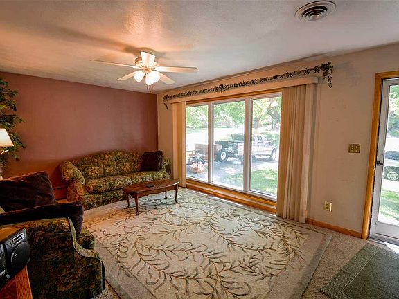 4th image of 2906 Leslie Dr