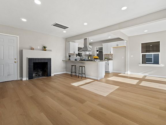 5th image of 1229 N 11th Avenue