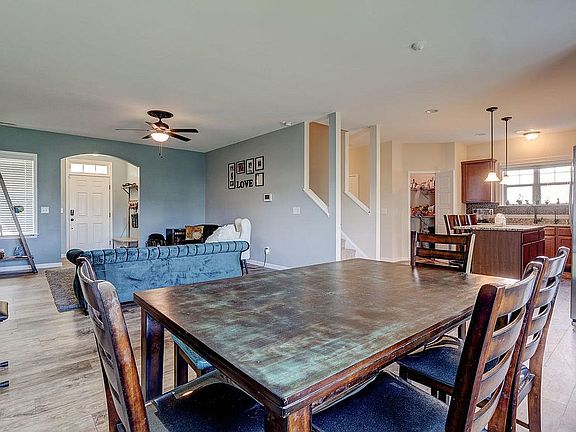 3rd image of 416 Bald Cypress Ln