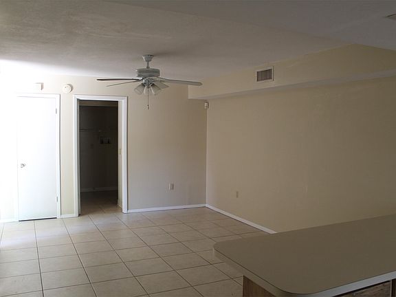 5th image of 204 Terrace Ct