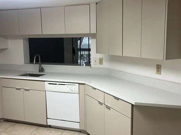 9777 Westview Dr, Coral Springs, FL