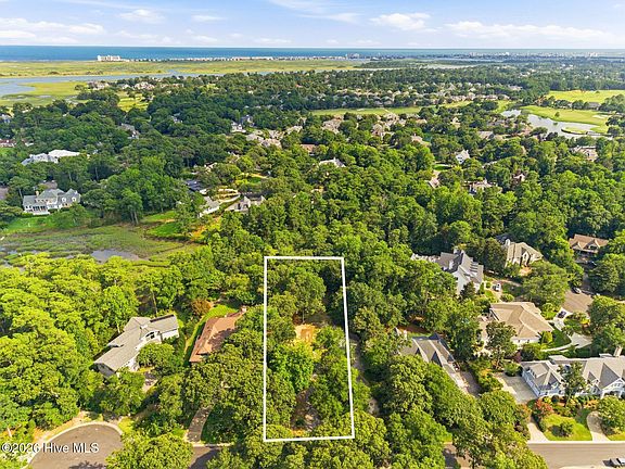 3rd image of 813 Gull Point Road
