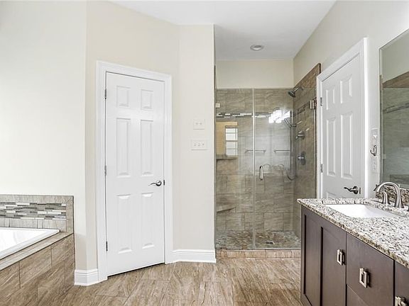 2nd image of 432 Bill Dr