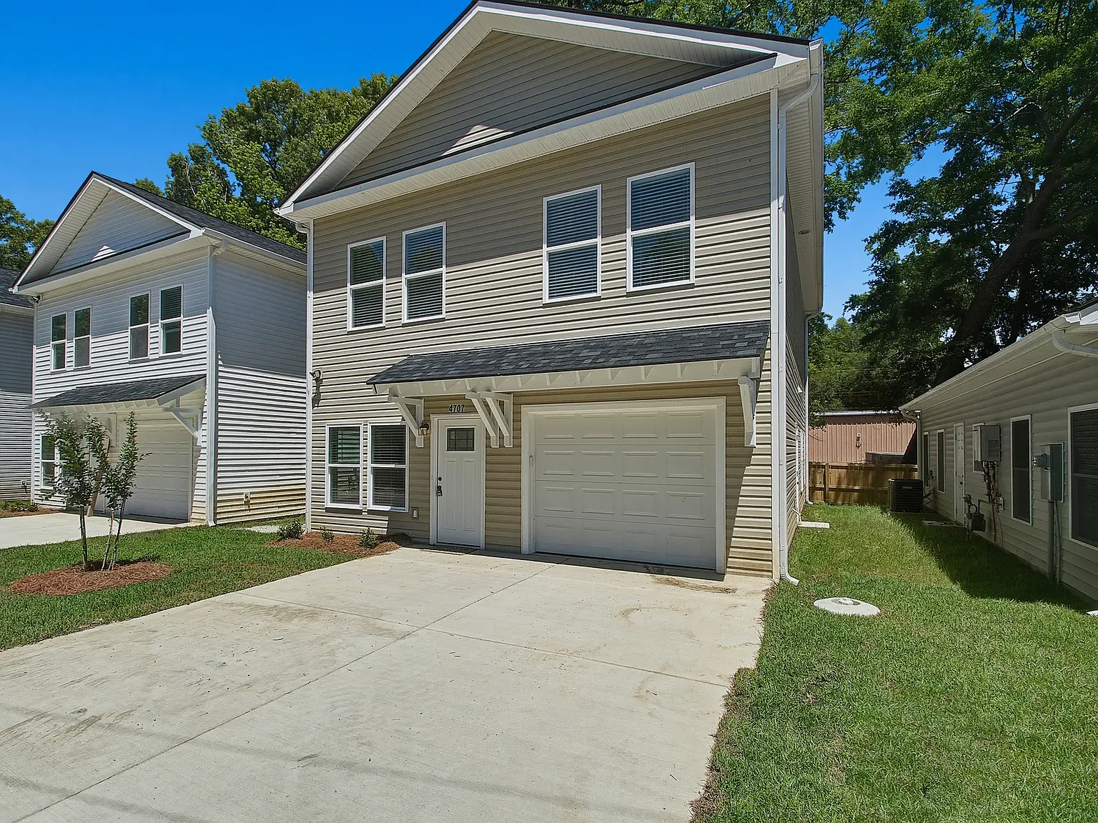 4 bed, 3.5 bath, 2080 sqft, $2,900 — Photo 3