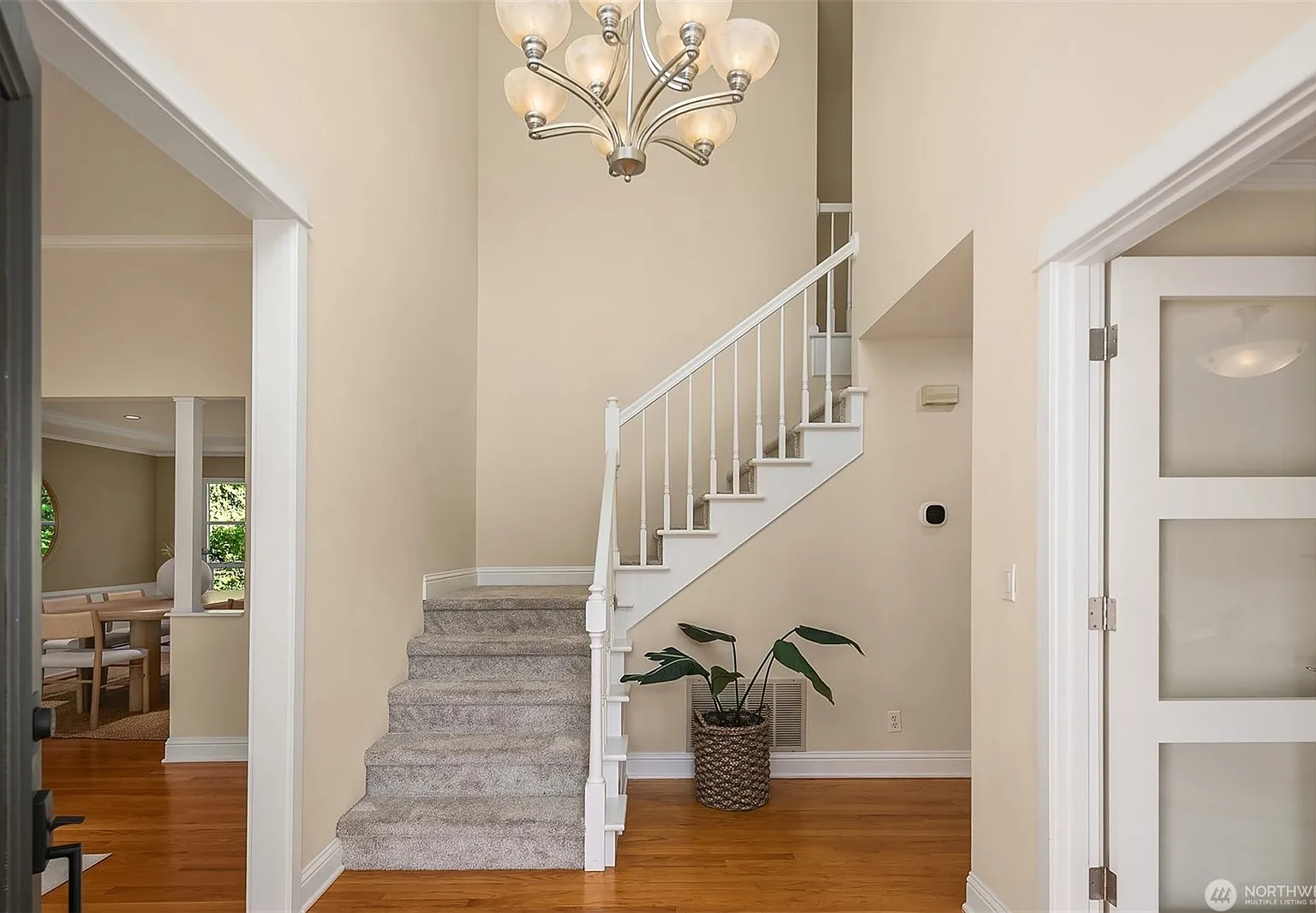 4 bed, 2680 sqft, $4,500 — Photo 3
