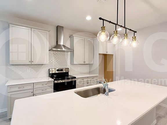 5th image of 22488 E Excelsior Ave