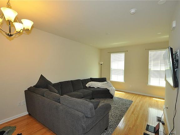 5th image of 505 Twine Ln