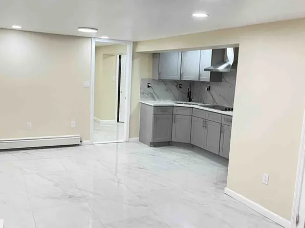 319 15th Street image 2 of 9