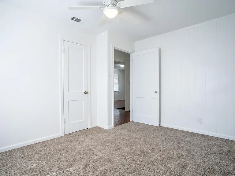 3323 W Clarendon Dr — Photo 11