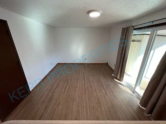 Charming 3-Bed, 2-Bath Haven with 1,296 Sq. Ft. of Cozy Comfort in Sandy, OR! — Photo 4