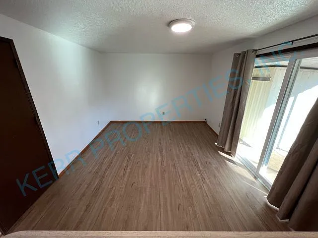 18138 Seaman Ave — Photo 4