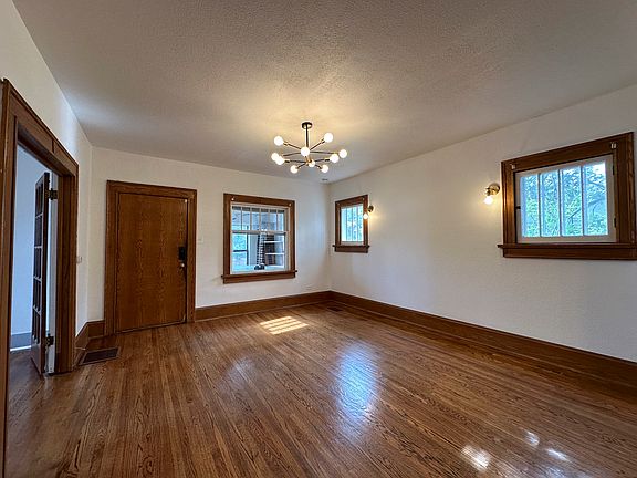 5th image of 5485 W 32nd Ave #B