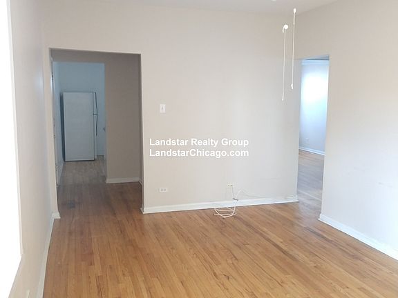 3rd image of 4045.5 N Mozart Ave #3E