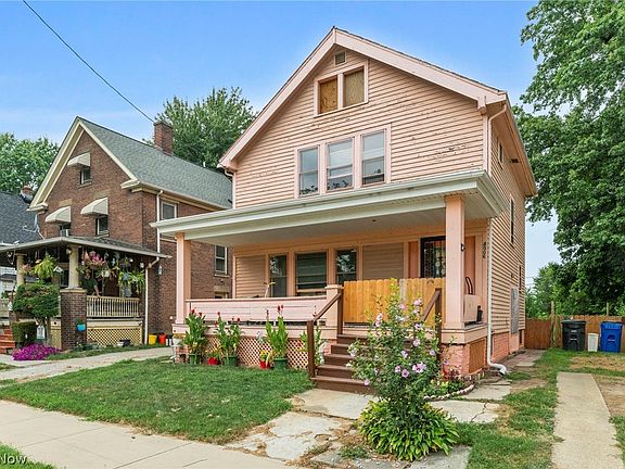 3rd image of 8006 Halle Ave