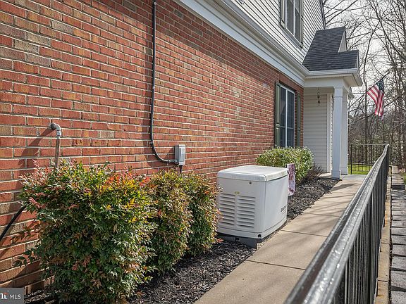 4th image of 1502 Sapphire Ct #4