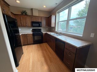 408 4th St SW, Mason City, IA 50401