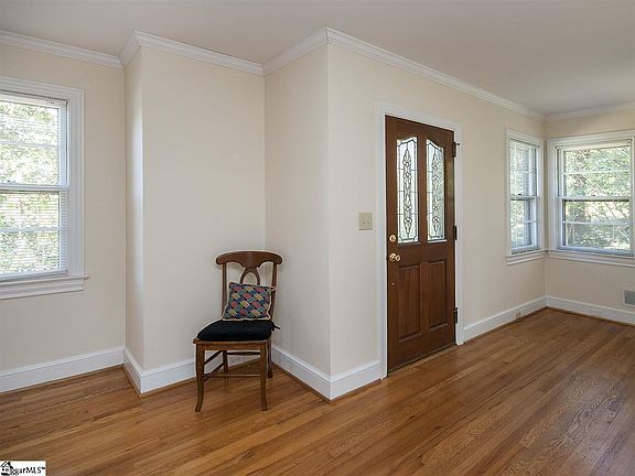 5th image of 110 Bradley Blvd
