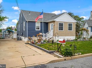 80 Woodland Ave, West Deptford, NJ 08086