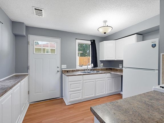 5th image of 5809 Quail Ave N