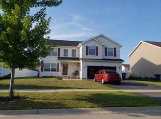 627 Oakwood St, Minooka, IL 60447